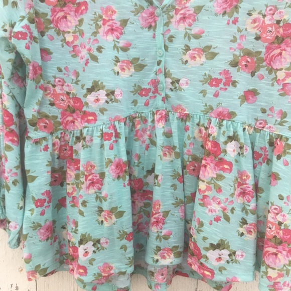 Almost Famous xxl ls floral top. NWOT - Picture 2 of 6
